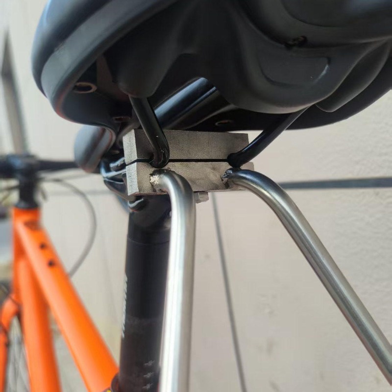 ステンレス鋼自転車リアラック頑丈な軽量マウンテンロードバイク - Mountain Biking Bag のレビューと価格