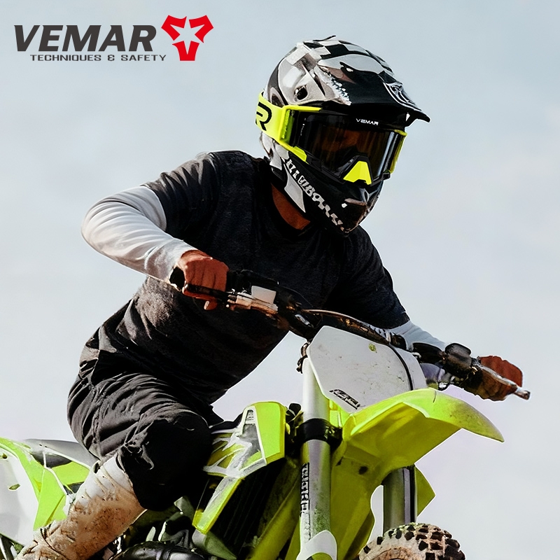 VEMAR メンズ レディース 高品質 オートバイゴーグル  - Mountain Biking Full Face Helmet のレビューと価格